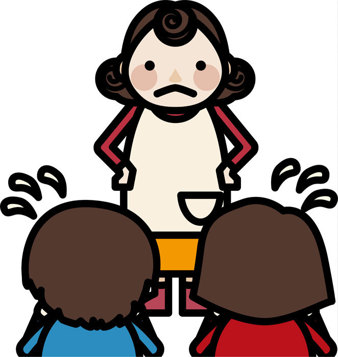 子を叱る母親